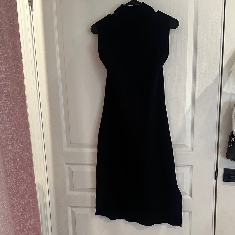 House of Harlow 1960 Black Midi Dress